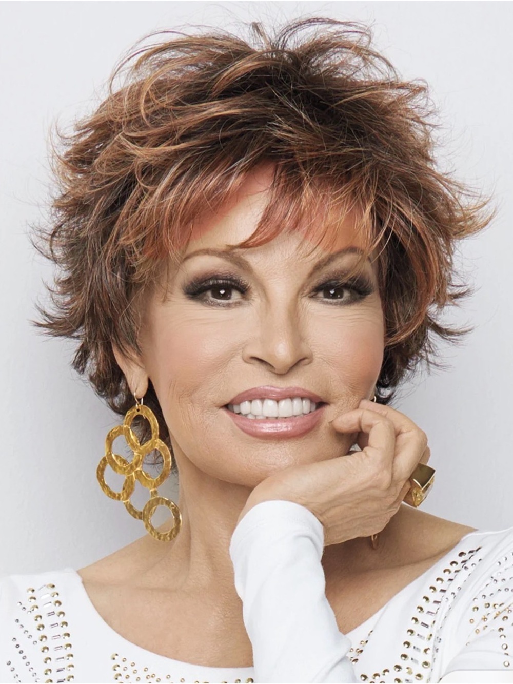 Short Layered Women's Wig in Ash Blonde - Elegant Everyday Style - Picture 5 of 5